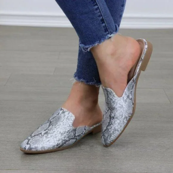 Snake Print Pointy Toe Slip On Mule Loafers - Picture 6 of 8